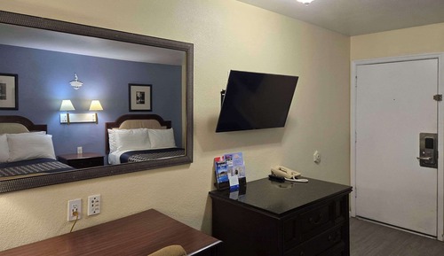 Room, 2 Queen Beds, Non Smoking