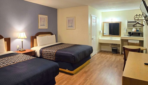 Room, 2 Queen Beds, Non Smoking