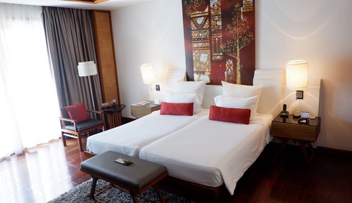 Deluxe Balcony Room - Hollywood Twin bed