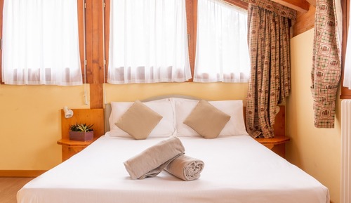 Superior Condo, 2 Bedrooms