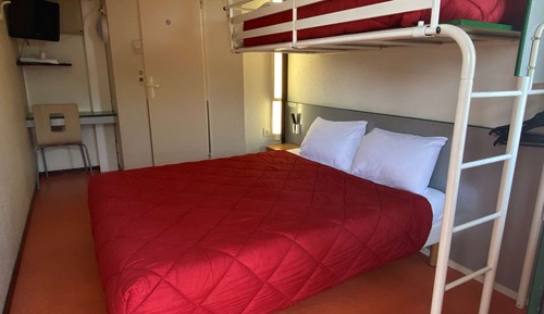 Standard Room, Multiple Beds (1 Double and 1 Single bed)