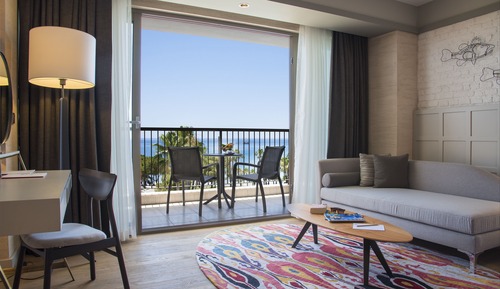 Deluxe Room Direct Sea View