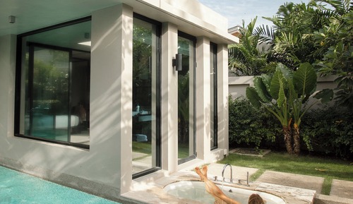 Club Pool Villa