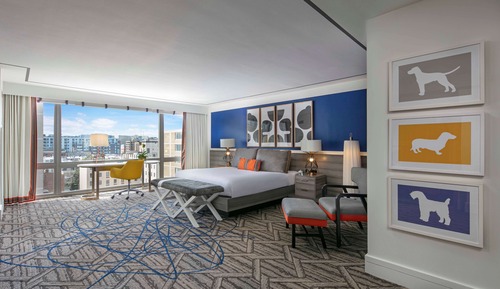 Studio, 1 King Bed (Premier City View)