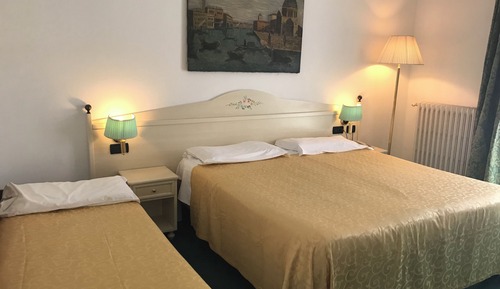 Standard (Triple room)