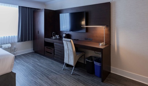 Standard Room, 1 Queen Bed, Accessible, Refrigerator & Microwave (Refrigerator & Microwave)