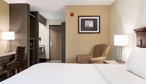 Room, 1 Queen Bed, Non Smoking