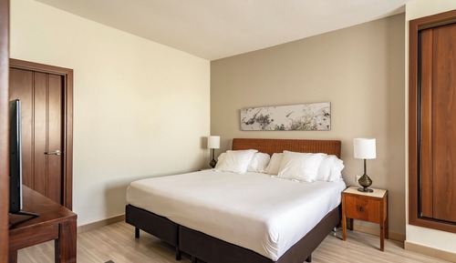Suite, 2 Bedrooms (2 Adults + 3 Children)