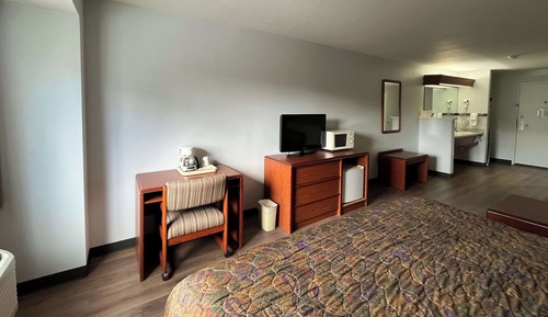 Standard Suite, 1 King Bed, Non Smoking, Refrigerator & Microwave