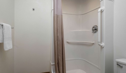 Standard Room, 1 Queen Bed, Accessible, Non Smoking