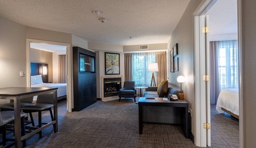 Suite, 1 Double Bed (Mobility/Hearing Access, Roll-In Shwr)