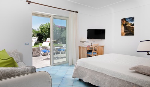 Junior Suite or Family Room with Terrace Garden View and Solarium