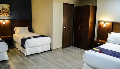 Family Triple Room, 1 Bedroom, Bathtub