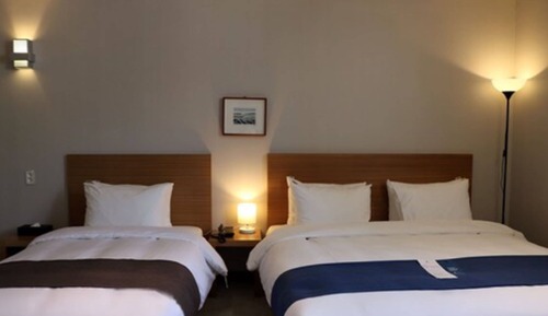 Deluxe Twin Room (more than 2 people, extra person fee 15,000KRW on the spot)