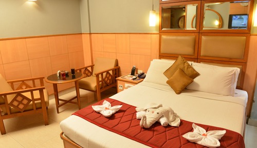 Deluxe Room, 1 Queen Bed, City View