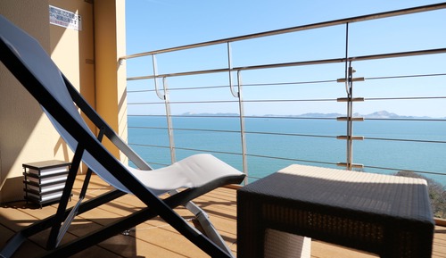 Club Floor Twin Room (With Shower Booth & deck) Non Smoking