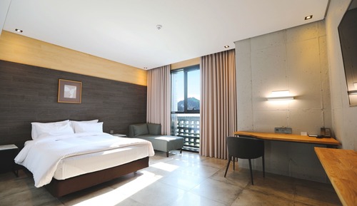 Deluxe Double Room, 1 Queen Bed, Non Smoking, City View