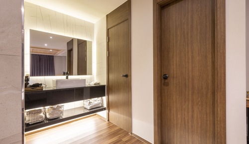 Business Suite (3 Beds)