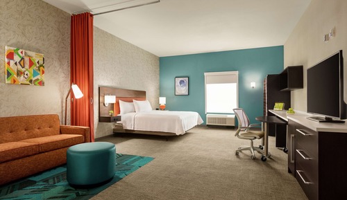 Studio, 1 King Bed, Accessible (Mobility & Hearing, Roll-in Shower)