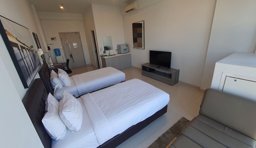 Superior Twin Room, City View