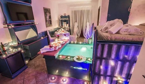 Romantic Studio Suite