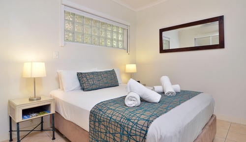 Queen Room (No Kids)