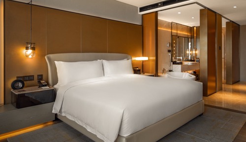 Premium Room, 1 King Bed