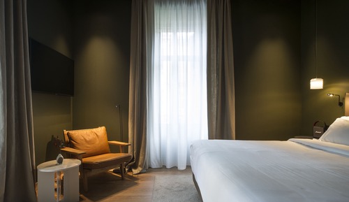 Premium Room