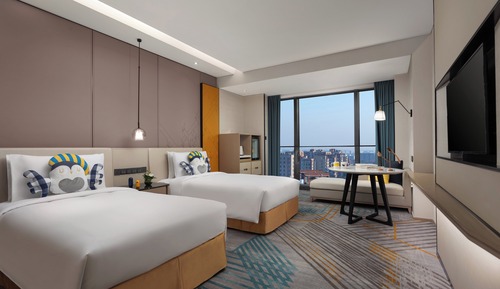 Standard Room, 2 Double Beds (High Floor)