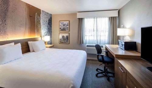 Family Suite, Multiple Beds, Non Smoking (Shower Only)