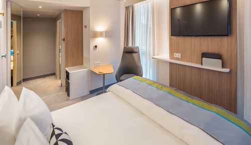 Standard Room, 1 Queen Bed with Sofa bed