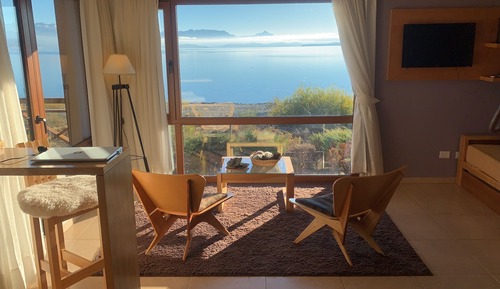 Superior Apartment, Lake View