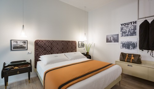 Double Room, 1 Queen Bed (2)