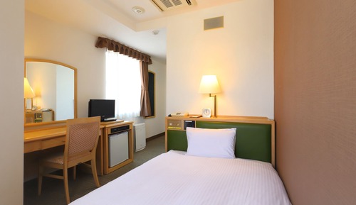 Single Room, Smoking