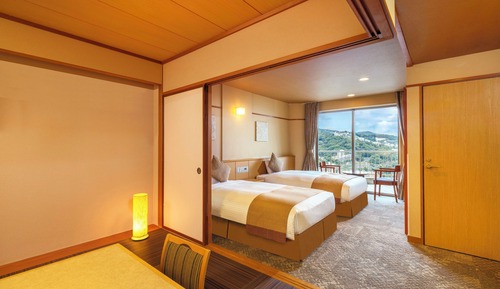 Superior Japanese-Western Room with Ocean View (3-4 Guests)