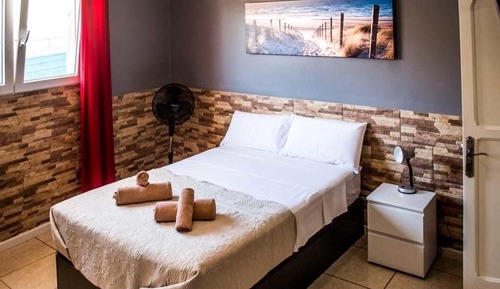 Single Room, Shared Bathroom