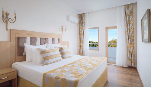 Family Suite Sea View Room