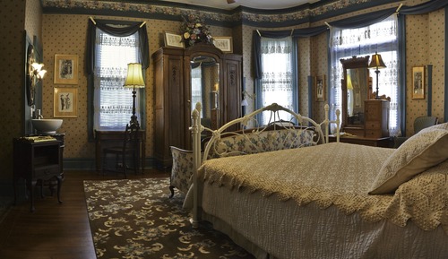 Double Room (Victorian Elegance)
