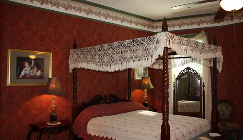 Romantic Double Room, 1 Queen Bed (Ribbons and Roses)
