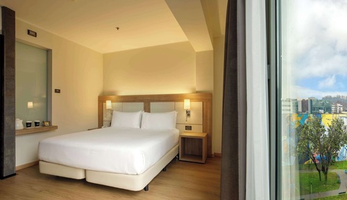 Standard Room, 1 King Bed