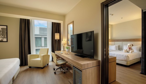 Family Room, Multiple Beds (Connecting Rooms)