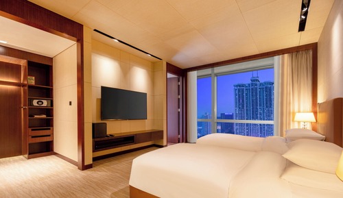 Suite (Chairman)