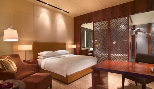 1 King Bed