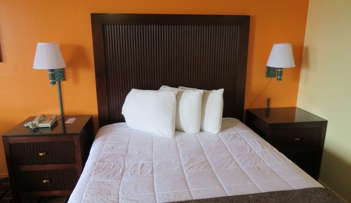 One Queen Bed, Non-Smoking