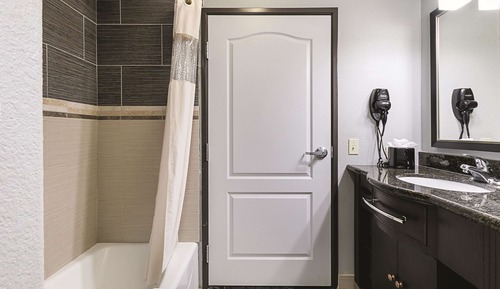 Deluxe Suite, 1 King Bed, Accessible, Non Smoking (Mobility, Bathtub w/Grab Bars)