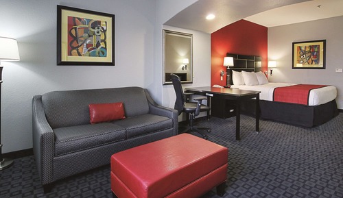 Room, 1 King Bed, Accessible, Non Smoking (Mobility/Hearing, Tub w/Grab Bars)