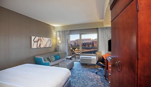 Room, 1 King Bed (Hearing Accessible)