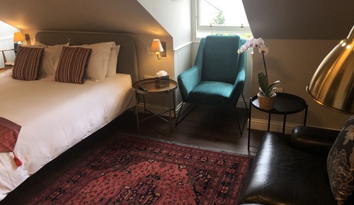 Deluxe Double Room, Ensuite, City View (7)