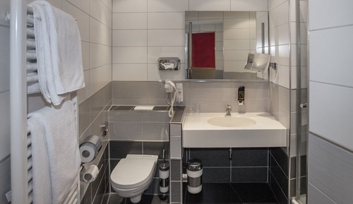 Classic Triple Room, Private Bathroom