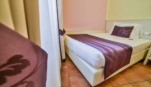 Single Room (1 letto matrimoniale alla francese)